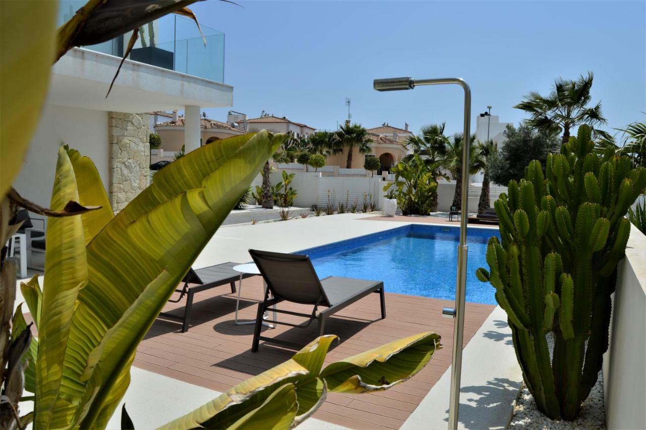 Villa With Private Pool Llobregales エクステリア 写真