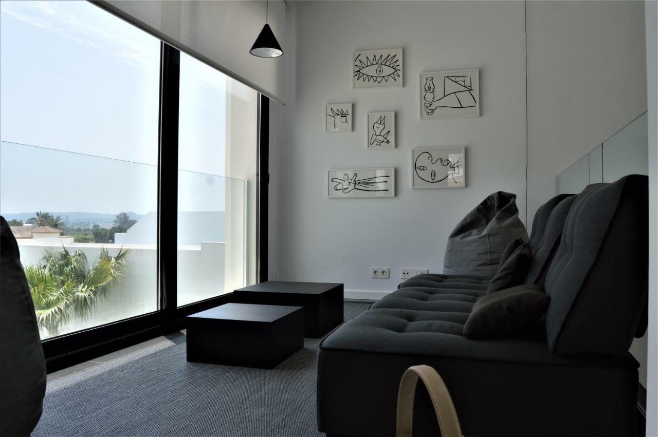 Villa With Private Pool Llobregales エクステリア 写真
