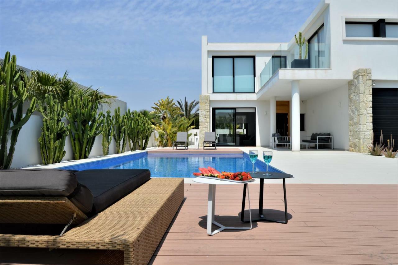 Villa With Private Pool Llobregales エクステリア 写真